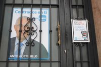 PSOE pide retirar un cartel del PP que insta a los hijos a echar a los padres "socialistas" de su casa