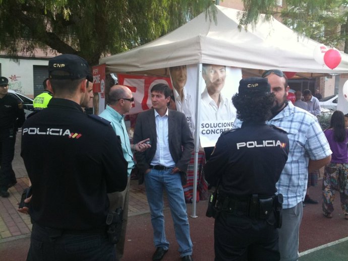 Ha Acudido La Policía Nacional Y La Policía Local