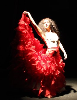 Escena De La Obra 'Cientos De Pájaros Te Impiden Andar'