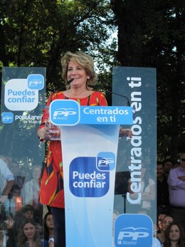 Esperanza Aguirre, Durante Un Mitin En Collado Villalba