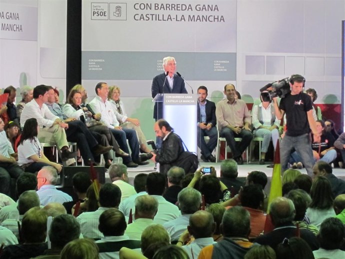 José María Barreda, Durante Un Mitin En Cuenca