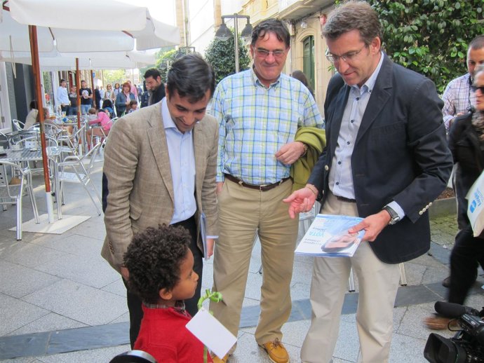 Feijóo Y Rey Varela, Durante Su Paseo Por Ferrol