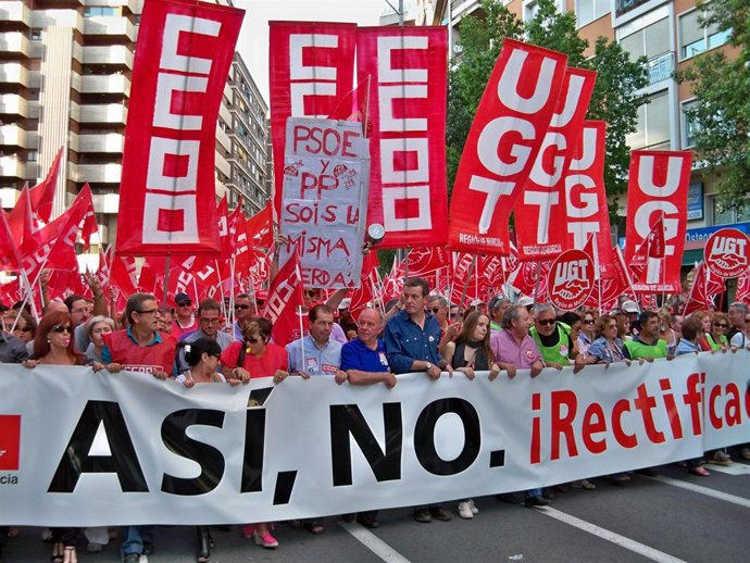 La cabeza de la manifestación, por la Gran Vía