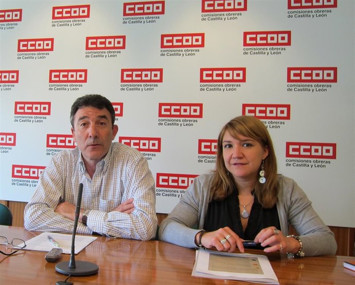 El Secretario Regional De CC.OO En Una Rueda De Prensa