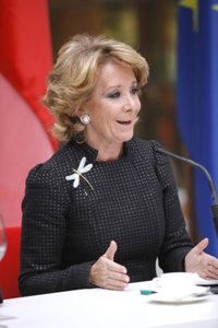 Aguirre tilda de "indignante" la defensa de Strauss-Kahn "por ser socialista" y se pregunta dónde están las feministas