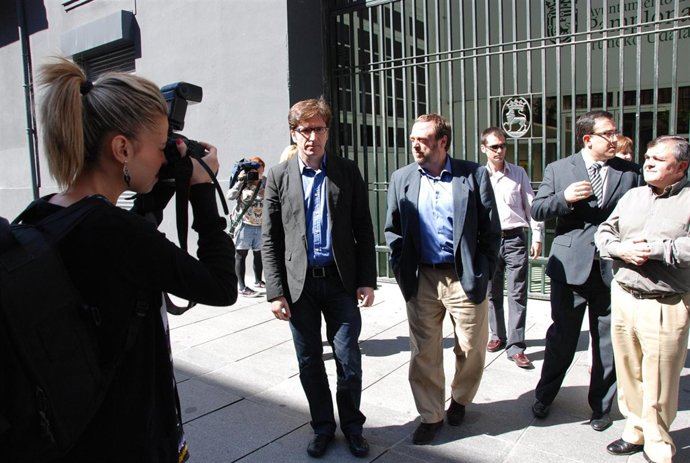 Juan Moscoso, Junto A La Antigua Estación De Autobuses.