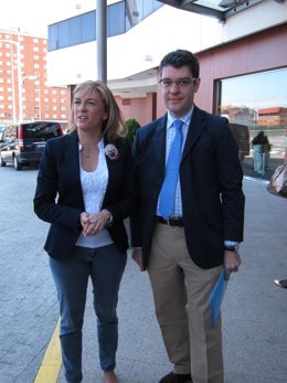 Isabel Pérez-Espinosa Junto A Álvaro Nadal