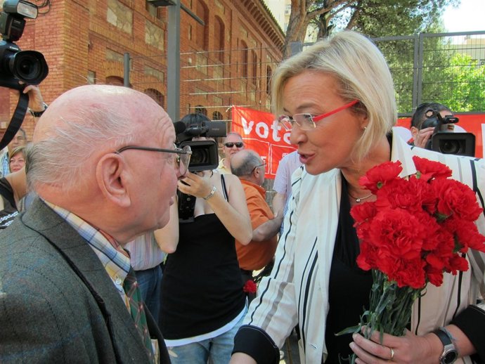 La Candidata Del PSOE A La Presidencia Del Gobierno De Aragón, Eva Almunia.