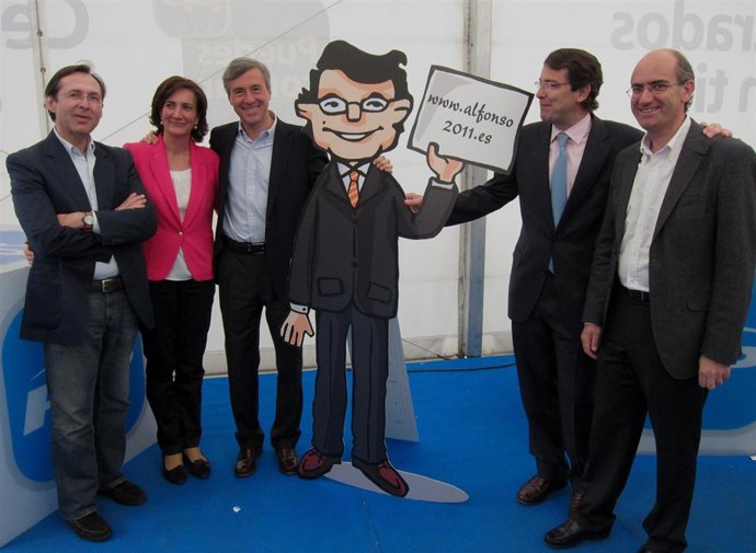 De Izquierda A Derecha, Robles, García Cirac, Acebes, Mañueco E Iglesias.