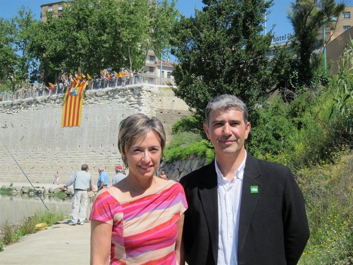 Los Candidatos De Chunta Aragonesista, Nieves Ibeas Y Juan Martín