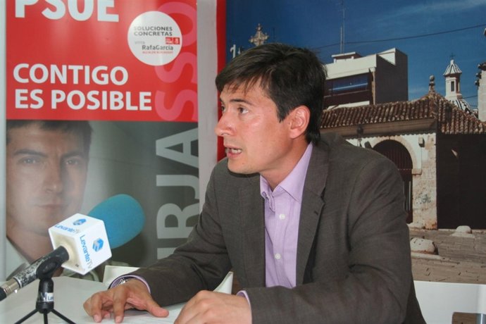 Rafa García (PSPV Burjassot) Denuncia Actos Vandálicos Contra Su Candidatura 