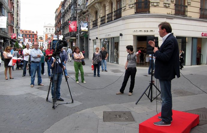 'Mitin Exprés' Del Candidato A La Alcaldía De Valladolid, Óscar Puente.