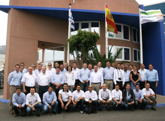 Miembros De La Delegación De La Multinacional Naandanjain En El Ejido