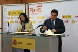 Firma Del Convenio De Ayuda A La Emancipación