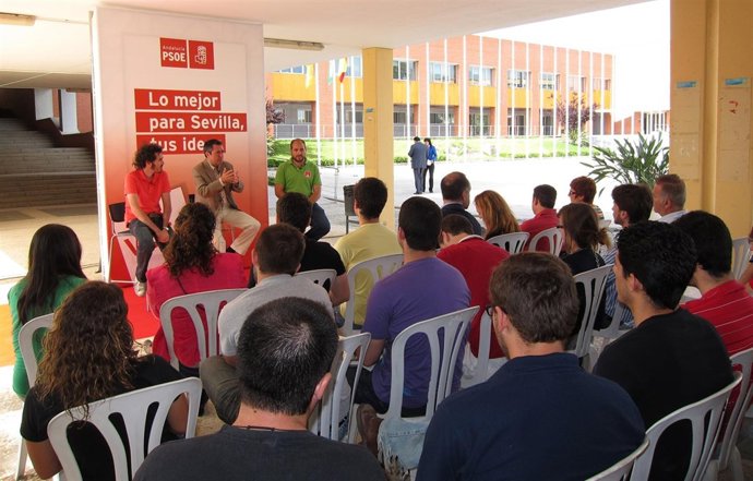 El Candidato Del PSOE, Juan Espadas, Con Alumnos De La UPO