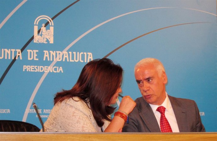 Los Consejeros De Presidencia, Mar Moreno, Y Turismo, Luciano Alonso