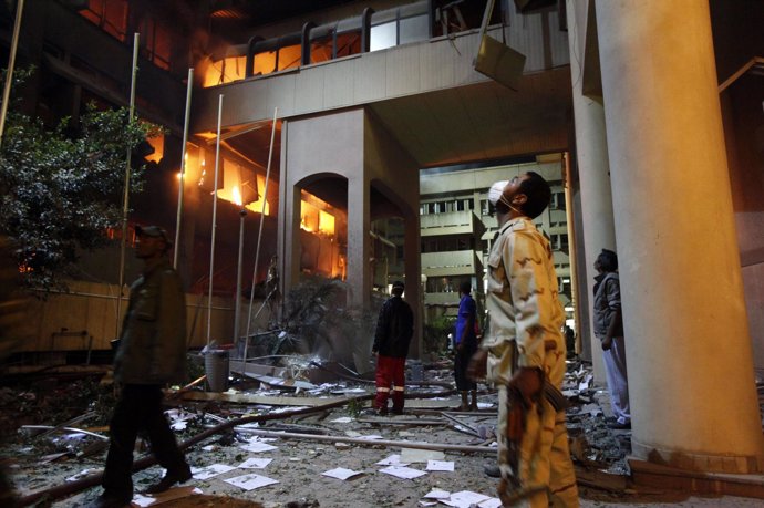 Edificio Del Gobierno Libio Bombardeado Por La OTAN