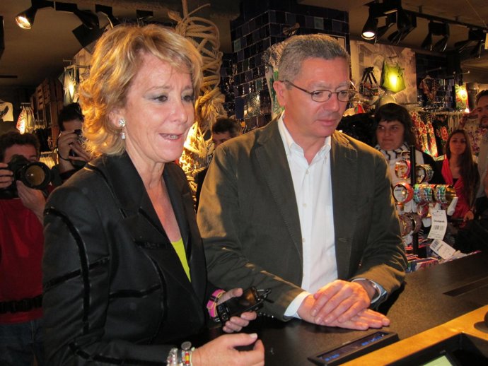 Aguirre Y Gallardón En Su Paseo Por El Centro De Madrid