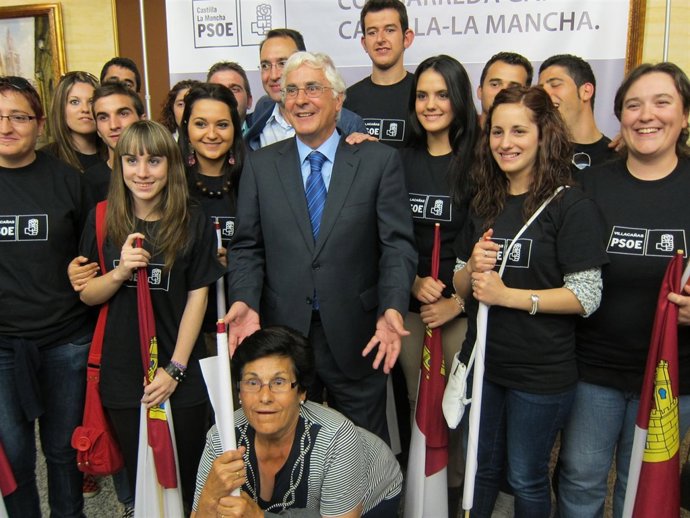 Barreda Con Jóvenes En Villacañas