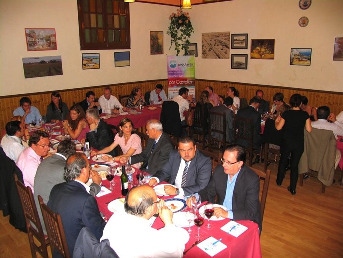 Alberto Fabra Con Representantes Del Sector Empresarial Turístico