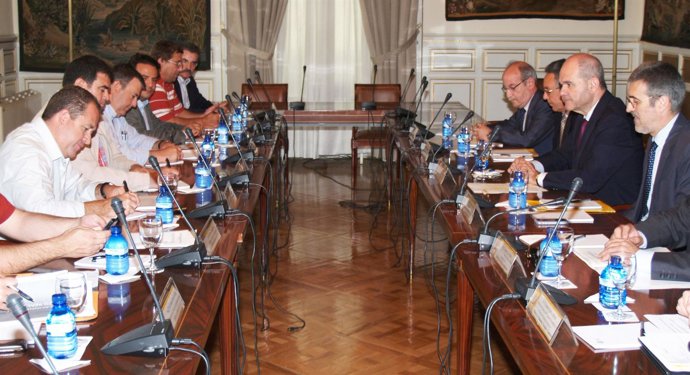 Ex De Delphi Se Reúnen Con Representantes De Industria Y Trabajo En Madrid