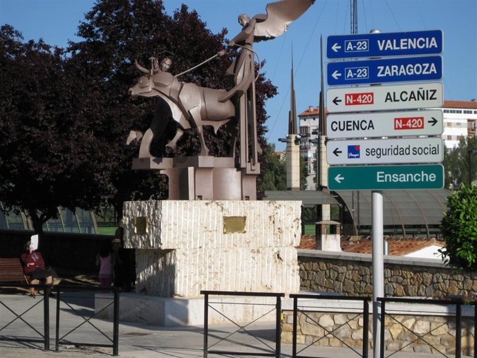 Monumento A La Vaquilla En Teruel