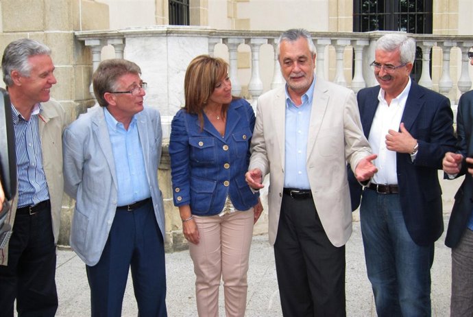 Griñán Con Miembros Del PSOE De Cádiz.