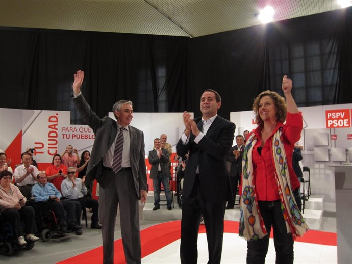 Jáuregui Junto A Jorge Alarte Y A Elena Martín