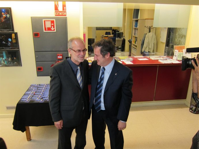 El Alcalde De Barcelona Jordi Hereu Con El Ex Conseller De Economía A.Castells