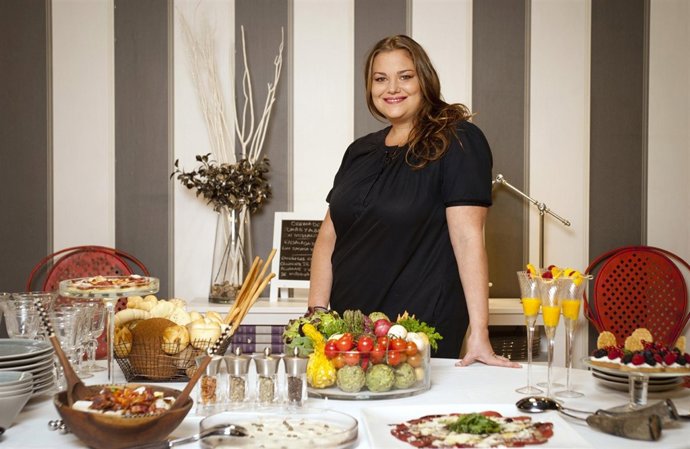 Caritina Goyanes Posa En El Plató De Su Programa De Gastronomía