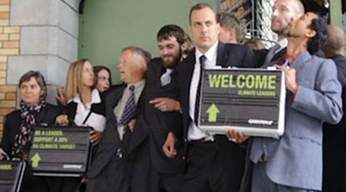 Activistas De Greenpeace