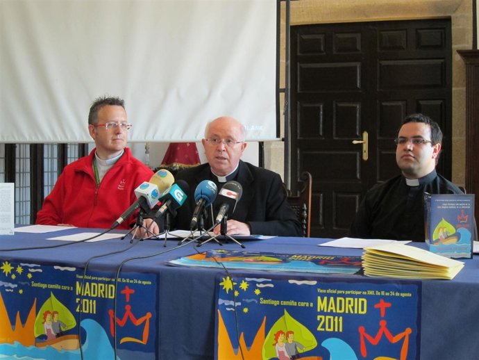 El Arzobispo De Santiago, Julián Barrio, En El Centro.