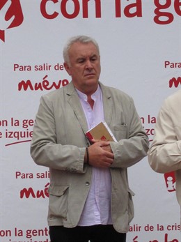 El Coordinador General De IU, Cayo Lara, En Un Acto Público