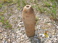 Aparece un proyectil de artillería en una finca de Esles de Cayón