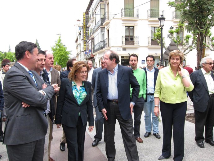 Herrera (C), Durante Su Visita A Soria.