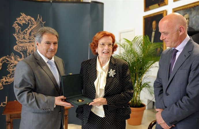 Rus En La Entrega De Medallas                   