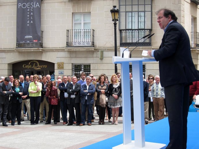 El Candadito Del PP A La Presidencia De La Junta En Un Mitin En Soria