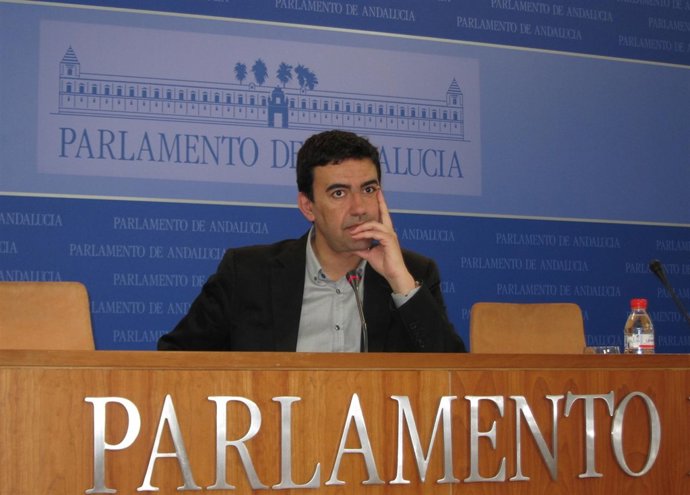 El Portavoz Del Grupo Socialista En El Parlamento, Mario Jiménez