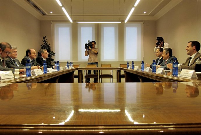 Alarte Y Ferrando Durante La Reunión