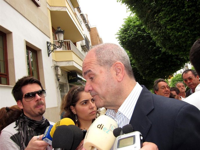 El Vicepresidente Del Gobierno, Manuel Chaves, En Torredelcampo (Jaén).