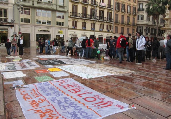 Acampada En La Plaza De La Constitución
