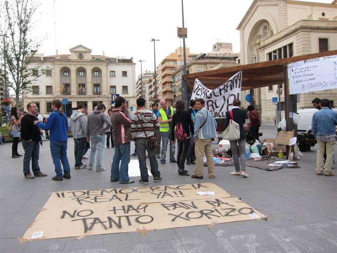 Decenas De Personas Se Manifiestan En Alicante Para Luchar Por Sus Derechos