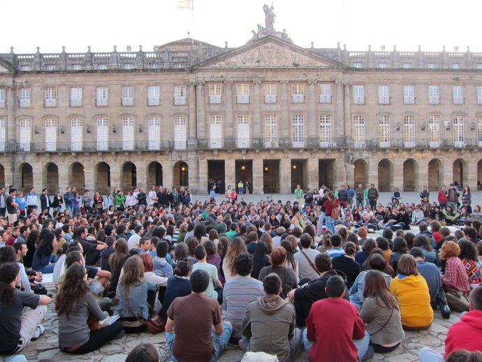 Acampada 15M Obradoiro (Pazo De Raxoi Al Fondo)