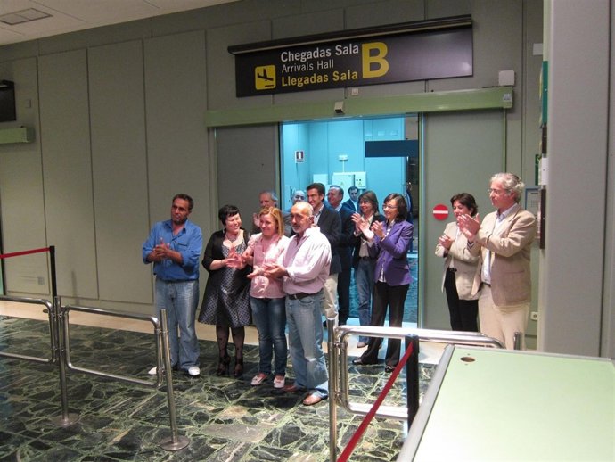 Los Marineos Del 'Vega 5' A Su Llegada A Galicia