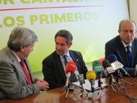 Marcano dice que PRC es "la nave de todos los cántabros" frente a una oposición de "fanáticos" y "catastrofistas"