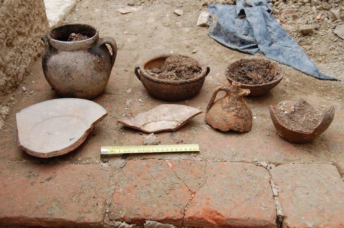 Restos De Vajilla De Cocina Encontrados En El Castillo De Villaonso