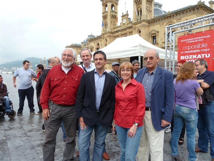 Mikel Arana Con Representantes De EB En Gipuzkoa