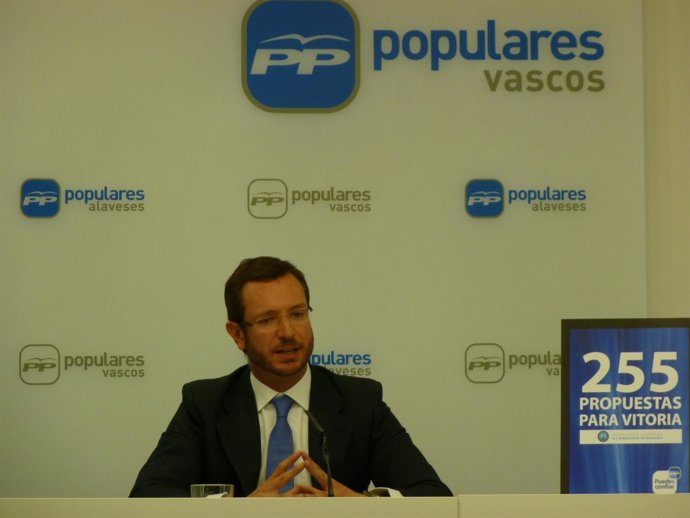 El Candidato A Alcalde De Vitoria Por El PP, Javier Maroto.