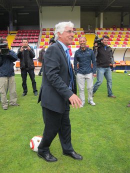 Barreda Jugando Al Fútbol