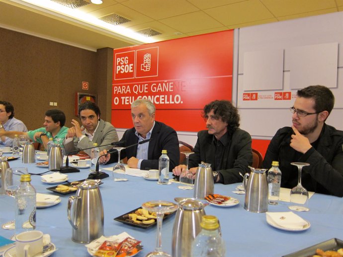 Desayuno De Pachi Vázquez Con La Prensa